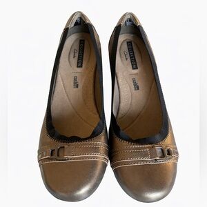 Clarks Kinzie Light Comfort Flats Women 7 Metallic Pewter Slip On